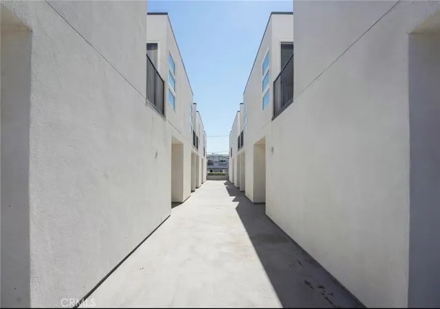 5th image of 8837 Burnet Ave, North Hills, CA 91343 | MLS# OC26044359