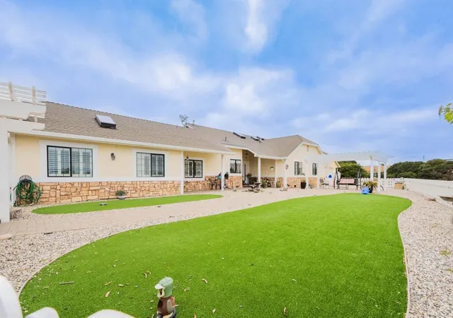 Homes for sale in Salinas, CA | 9891 Equestrian Pl, Salinas, CA 93907 | MLS# ML82036725