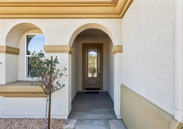 Photo 3 of Sale Pending at 5405 Paseo Famosa, Hemet, CA 92545 | MLS# SW26044676 | Listing updated on 2026-10-01