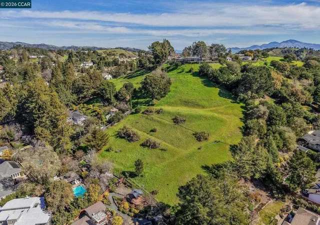 Photo 3 of Land for sale at Park Ln Dr, Orinda, CA 94563 | MLS# 41125580 | Listing updated on 2026-04-05