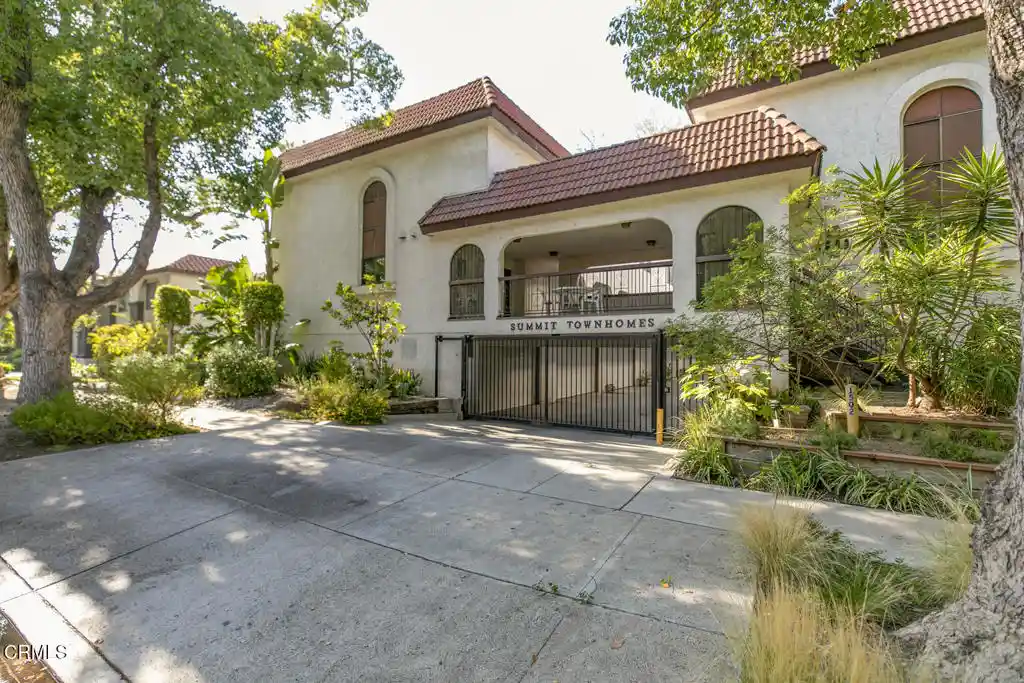 Listing Photo 1 - Condo for sale in 1502 Rock Gln Ave located at 1502 Rock Gln Ave, Glendale, CA 91205 - Unit 1502 Rock Glen Ave