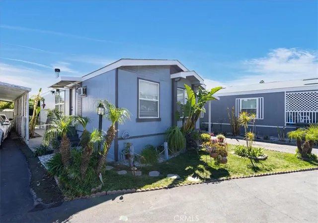 Photo 3 of Manufactured home for sale at 32900 Riverside Dr #63, Lake Elsinore, CA 92530 | MLS# SW26044837 | Listing updated on 2026-09-12