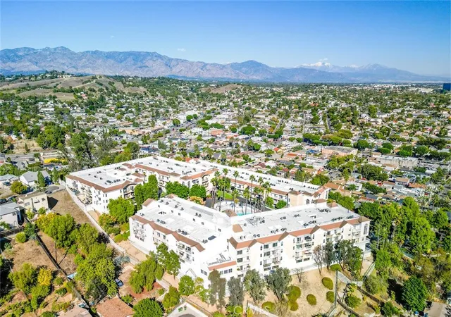 2nd image of 4755 Templeton St, Los Angeles, CA 90032