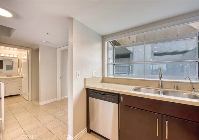 4th image of 4755 Templeton St, Los Angeles, CA 90032