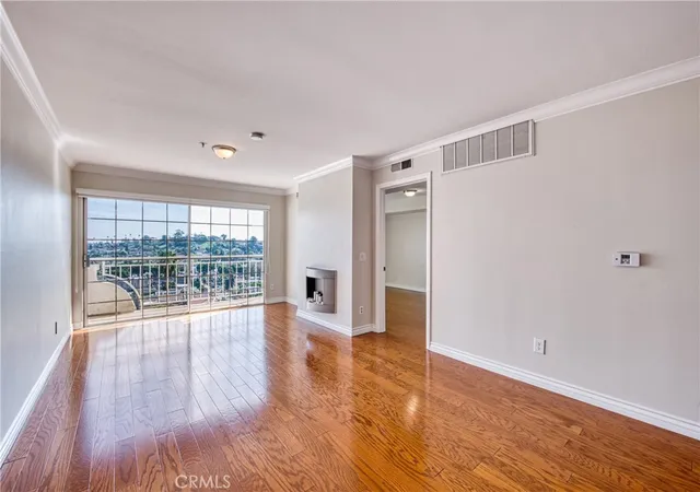 5th image of 4755 Templeton St, Los Angeles, CA 90032
