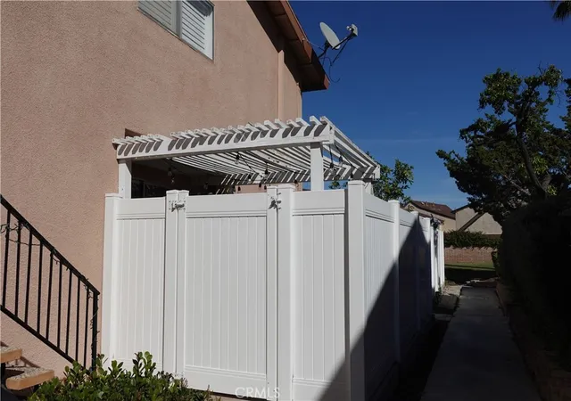 Homes for sale in Corona, CA | 1307 Via Santiago, Corona, CA 92882 | Houzeo