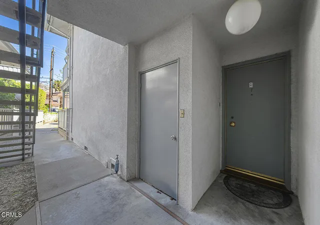 Listing Photo 4 - Condo for sale in building located at 389 Cliff Dr, Pasadena, CA 91107 - Unit #1