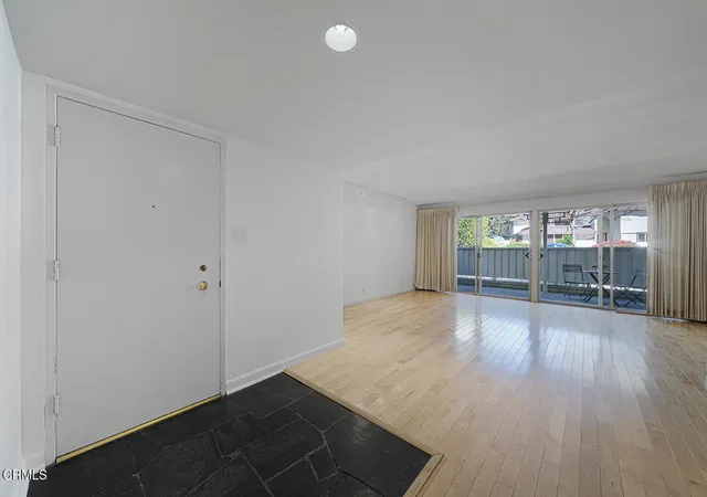 Listing Photo 5 - Condo for sale in building located at 389 Cliff Dr, Pasadena, CA 91107 - Unit #1