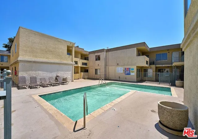 Homes for sale in Van Nuys, CA | 7045 Woodley Avenue, Van Nuys, CA 91406 | Houzeo