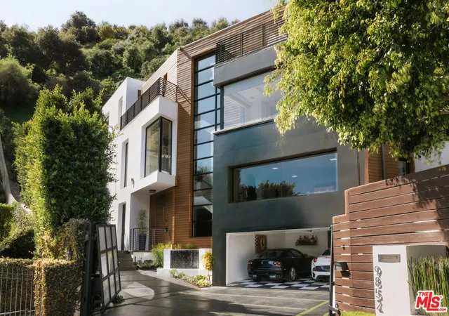 1st image of 9852 San Cir, Beverly Hills, CA 90210 | MLS# 26656819
