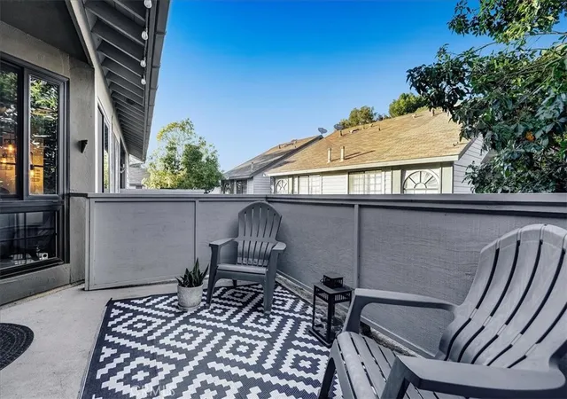 Homes for sale in Long Beach, CA | 883 W 34th Street, Long Beach, CA 90806 | Houzeo