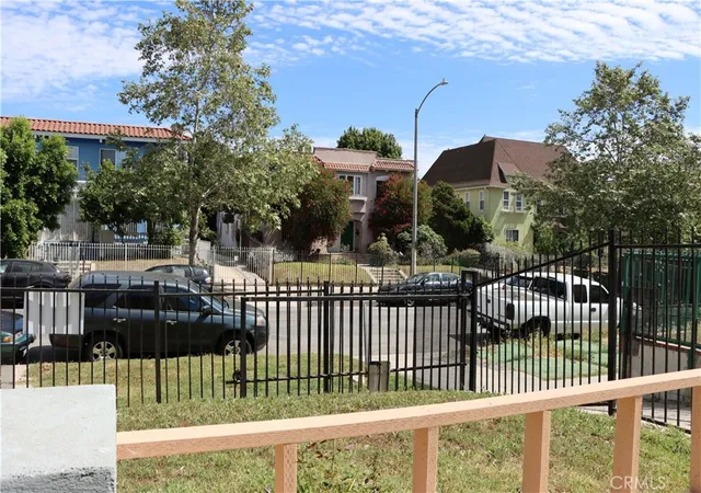 5th image of 109 S Catalina, Los Angeles, CA 90004 | MLS# RS26044722