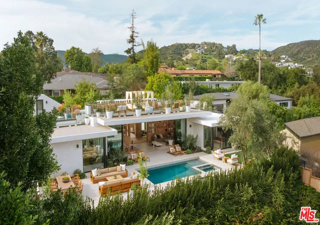 1st image of 854 Glenmere Wy, Los Angeles, CA 90049 | MLS# 26658351