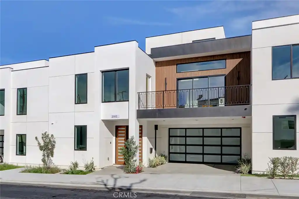 Photo 1 of Townhouse for sale at 2302 Perkins Ln, Redondo Beach, CA 90278 | MLS# PV26040177 | Listing updated on 2026-10-28