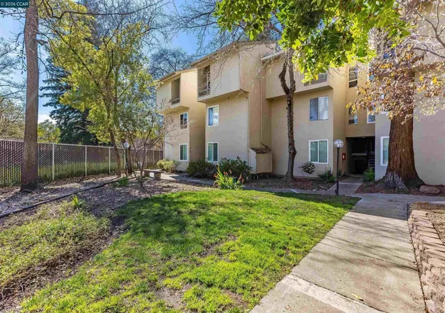 2nd image of 2724 2724 Oak Rd, Walnut Creek, CA 94597