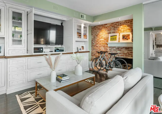 5th image of 17366 W Sunset Blvd #102, Pacific Palisades, CA 90272 | MLS# 26657531