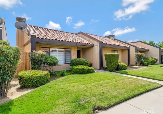 2nd image of 1751 W Santa Ana, Fresno, CA 93705 | MLS# FR26045681
