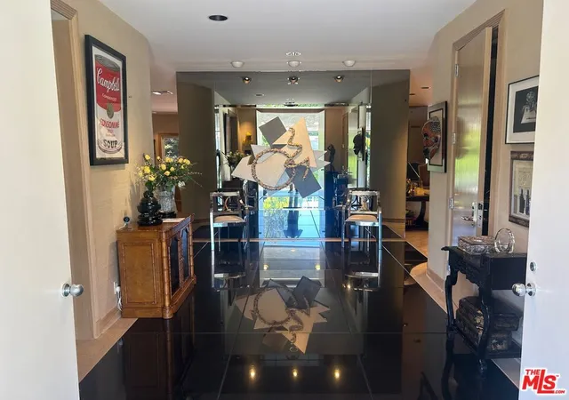 Homes for sale in Beverly Hills, CA | 917 Oxford Wy, Beverly Hills, CA 90210 | MLS# 26658363