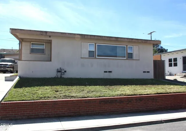 Photo 1 of Sale Pending at 1910 Colonia Pl, Camarillo, CA 93010 | MLS# V1-34953 | Listing updated on 2026-05-28