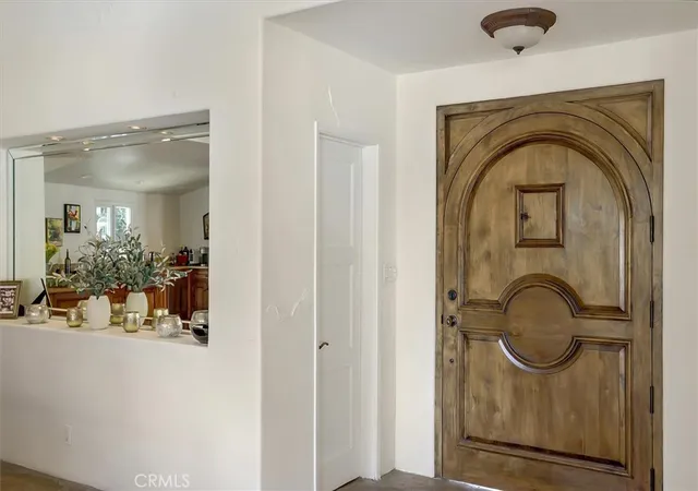 5th image of 23130 Oxnard St, Woodland Hills, CA 91367 | MLS# SR26044598