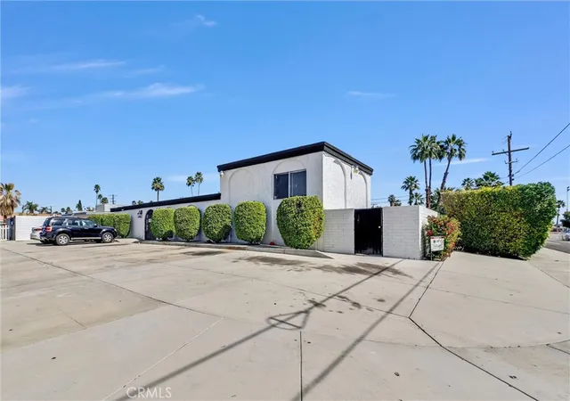 3rd image of 1900 E Baristo Rd, Palm Springs, CA 92262 | MLS# CV26045872
