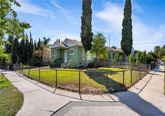 3rd image of 6153 Clybourn Ave, North Hollywood, CA 91606 | MLS# SR26045154