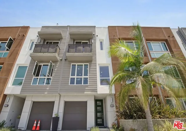 2nd image of 1156 N Orange Dr, Los Angeles, CA 90038 | MLS# 26658299