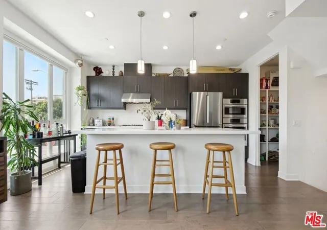 3rd image of 1156 N Orange Dr, Los Angeles, CA 90038 | MLS# 26658299