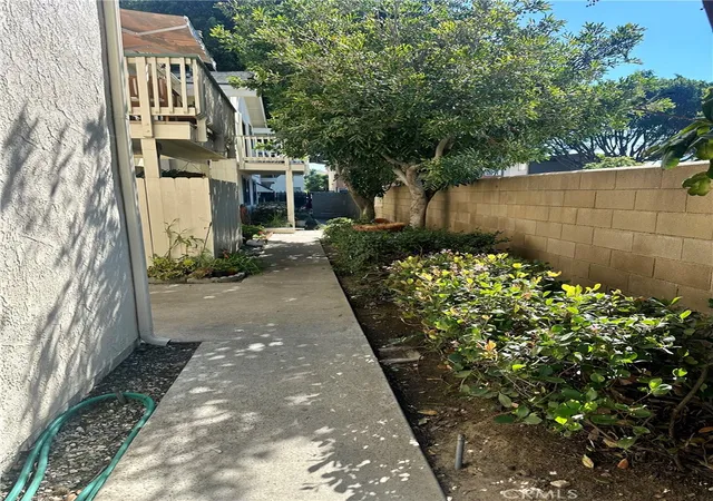 Homes for sale in Long Beach, CA | 1045 3rd, Long Beach, CA 90802 | Houzeo