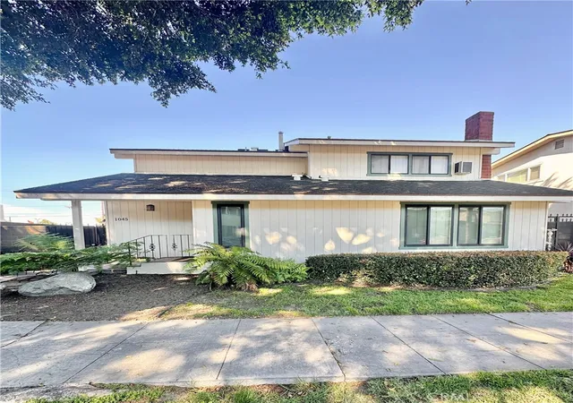Homes for sale in Long Beach, CA | 1045 E 3rd #4, Long Beach, CA 90802 | MLS# DW26045521