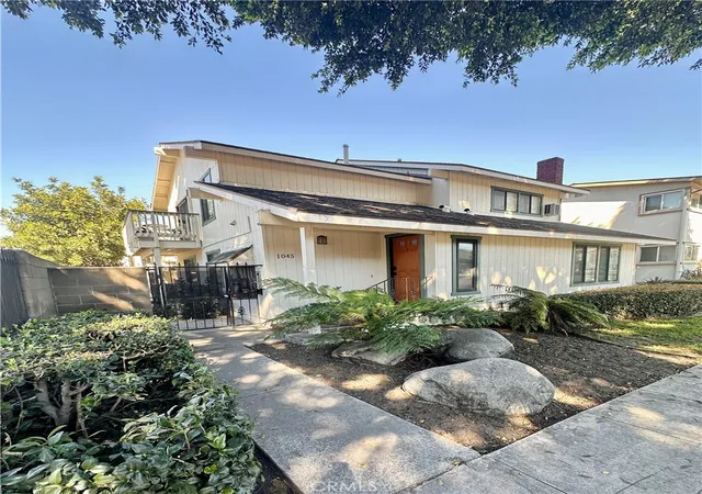 Homes for sale in Long Beach, CA | 1045 E 3Rd, Long Beach, CA 90802