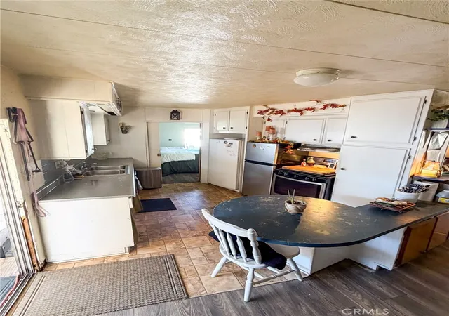 Photo 3 of Manufactured home for sale at 1000 Windy Pass #104, Barstow, CA 92311 | MLS# HD26045061 | Listing updated on 2026-03-03