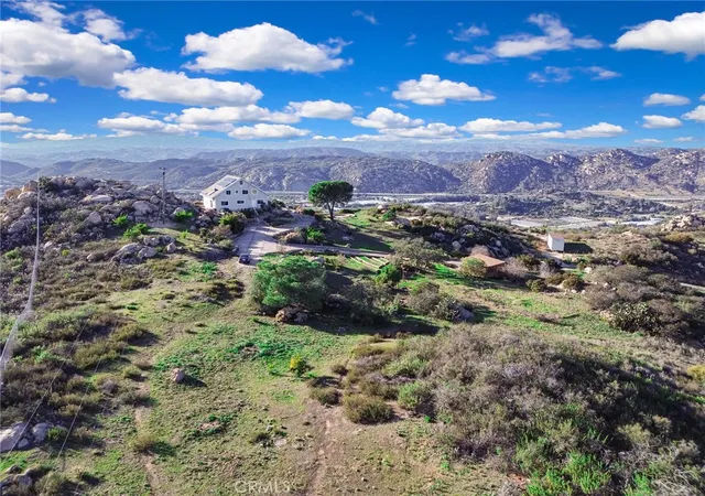 Photo 2 of Single family home for sale at 6750 Rainbow Hts Rd, Fallbrook, CA 92028 | MLS# OC26046121 | Listing updated on 2026-09-19