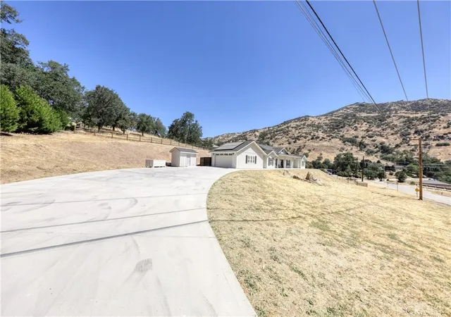 Homes for sale in Tehachapi, CA | 25904 Bear Valley, Tehachapi, CA 93561 | MLS# SR26045558