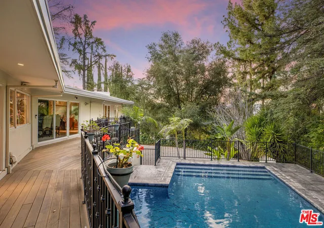 3rd image of 4968 Queen Florence Ln, Woodland Hills, CA 91364 | MLS# 26659217