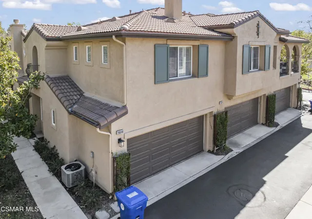 Photo 3 of Townhouse for sale at 28046 Serra Ln, Valencia, CA 91355 | MLS# 226000971 | Listing updated on 2026-09-03