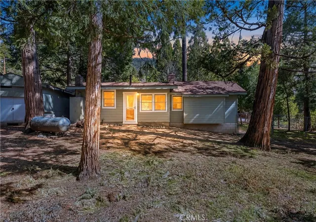 Homes for sale in Idyllwild, CA | 25455 Tahquitz, Idyllwild, CA 92549 | MLS# IV26046752