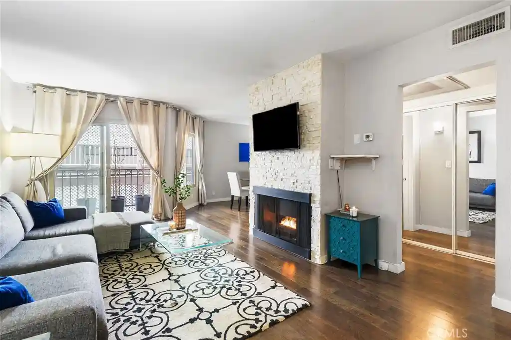 Listing Photo 2 - Condo for sale in 141 S Clark Dr located at 141 S Clark Dr, West Hollywood, CA 90048 - Unit #326