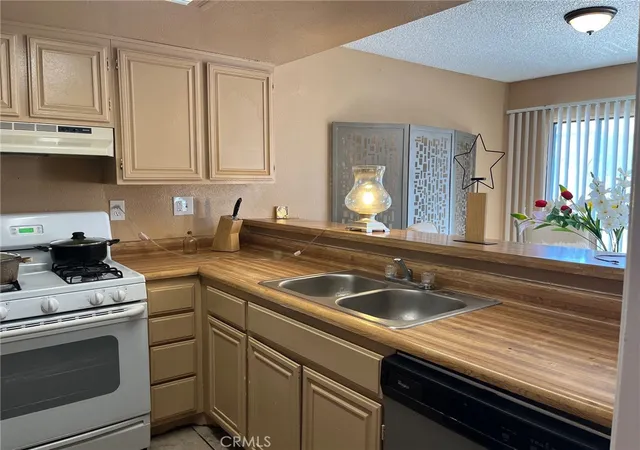 3rd image of 9250 Citrus Ave #E, Fontana, CA 92335 | MLS# SR26046843