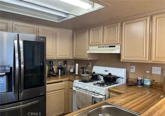 4th image of 9250 Citrus Ave #E, Fontana, CA 92335 | MLS# SR26046843