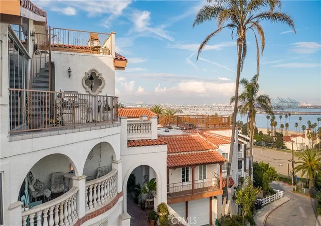 Photo 4 of House for sale at 3935 Bluff Pl, San Pedro, CA 90731 | MLS# PV26046318 | Listing updated on 2026-09-02