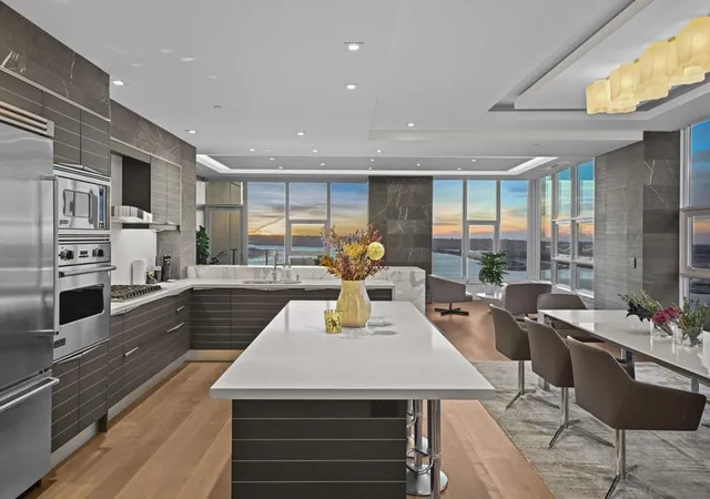 5th image of 1325 Pacific Hwy, San Diego, CA 92101
