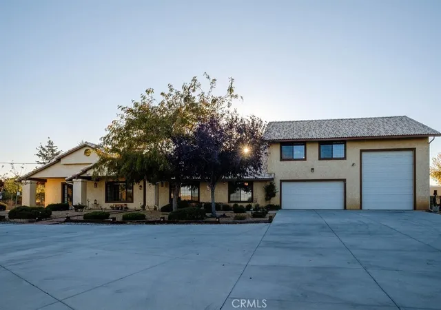 Photo 3 of Sale Pending at 7854 Oak Hills Rd, Oak Hills, CA 92344 | MLS# CV26046150 | Listing updated on 2026-10-02