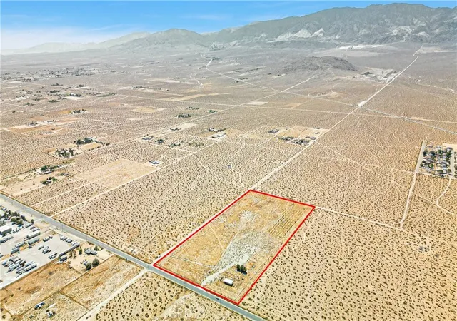 4th image of 33633 Old Woman Spring Rd, Lucerne Valley, CA 92356 | MLS# HD26046658