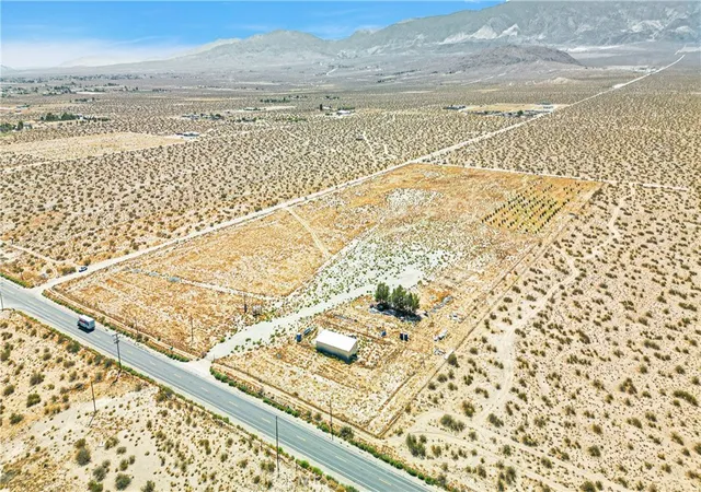 5th image of 33633 Old Woman Spring Rd, Lucerne Valley, CA 92356 | MLS# HD26046658