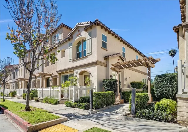 1st image of 329 N Fenimore, Azusa, CA 91702 | MLS# WS26045992
