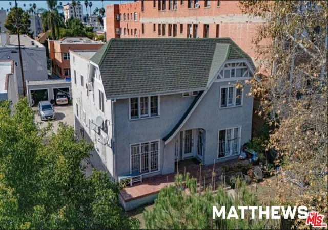 1st image of 165 S Catalina St, Los Angeles, CA 90004 | MLS# 26659743