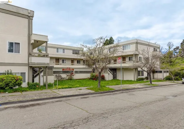 Homes for sale in Richmond, CA | 3161 Birmingham Dr, Richmond, CA 94806 | Houzeo