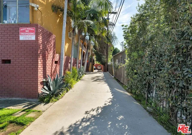 4th image of 4052 Chevy Chase Dr, Los Angeles, CA 90039 | MLS# 26659441