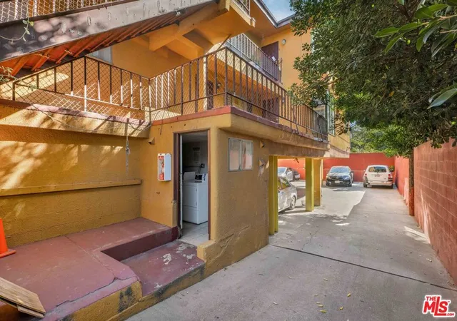 5th image of 4052 Chevy Chase Dr, Los Angeles, CA 90039 | MLS# 26659441